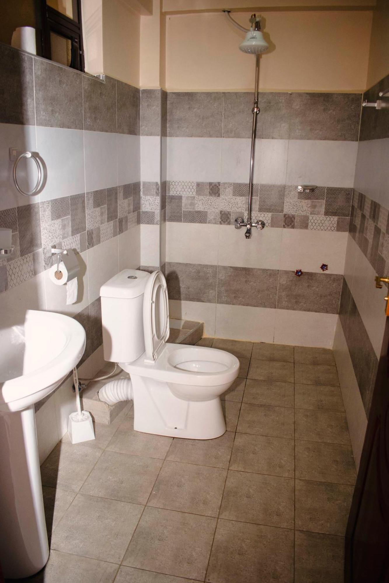 The Binas Place Hotel Bungoma Bagian luar foto